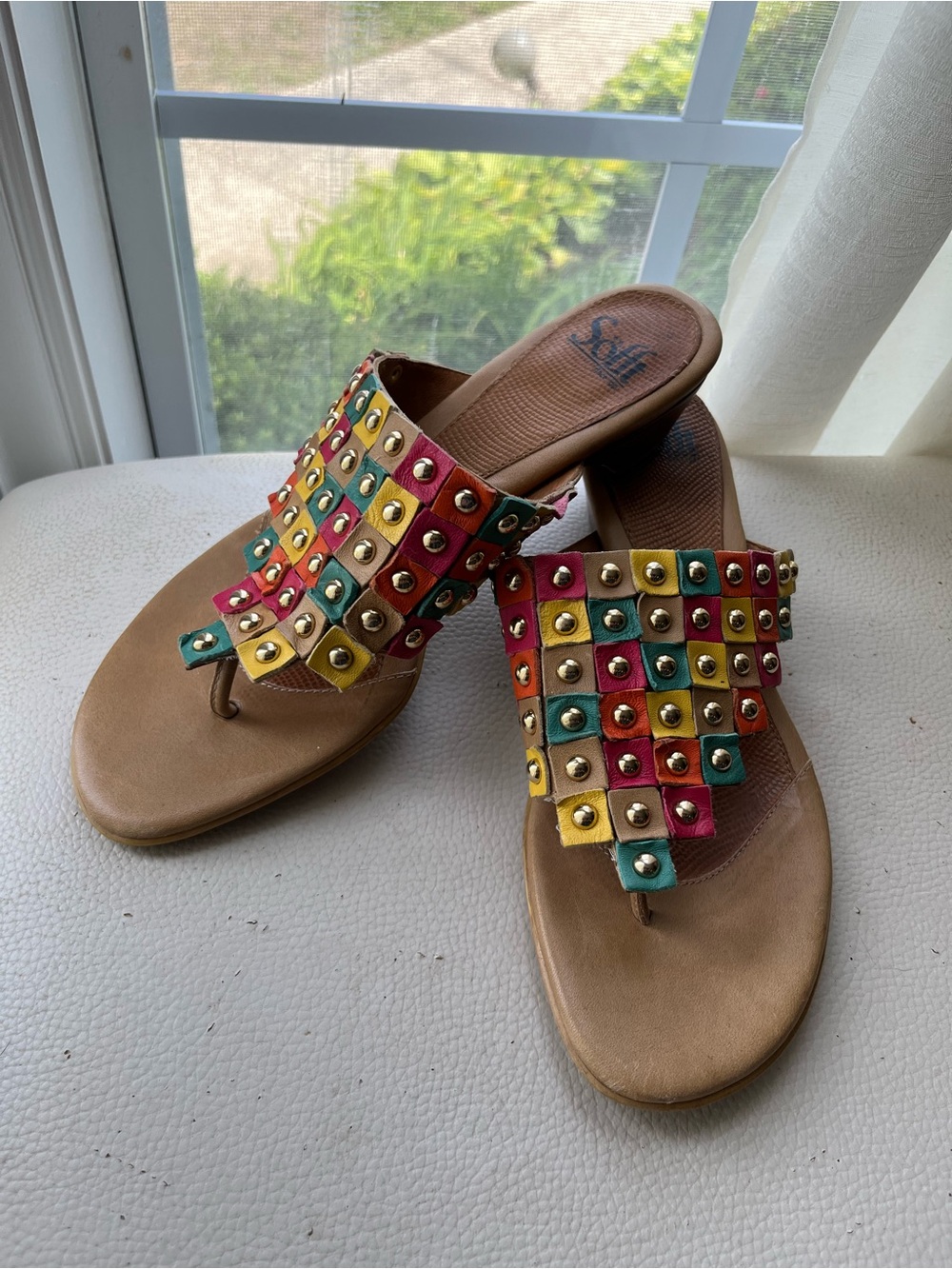 Sofft Multicolor Studded Thong Wedge Sandals Size 9M green yellow red orange